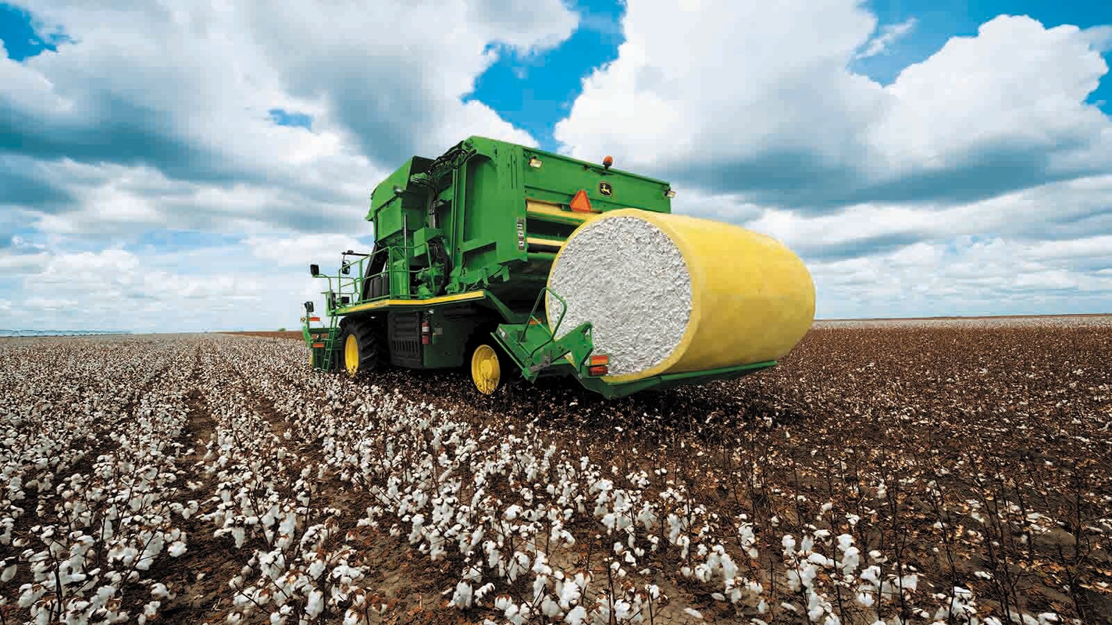 John Deere Combines and Cotton Harvesters Receive Ag Engineering Award
